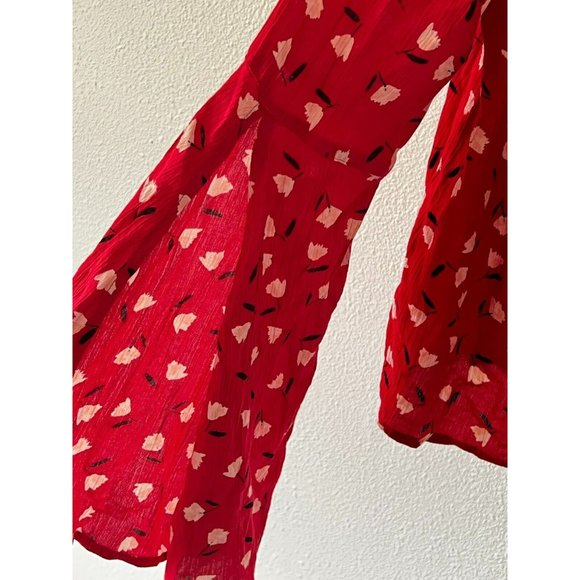 New BILLABONG Bohemian Red White Floral Flared Bell Sleeve Top Size Medium NWT - Picture 4 of 12